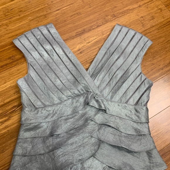 Adrianna Papell Occasions Ruffled Tiered Formal Dress 8 Petite‎ Sleeveless Gray - Picture 2 of 9